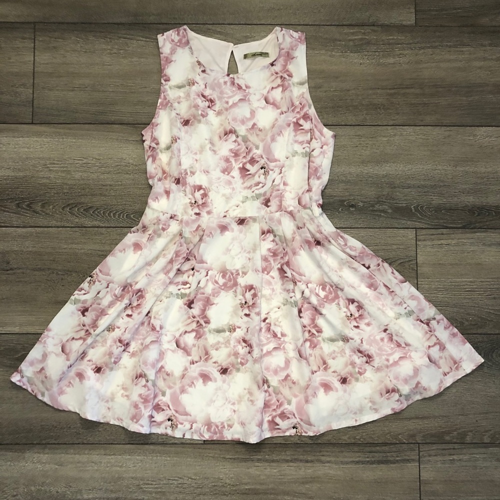 Sureve NWOT lavender gray floral dress